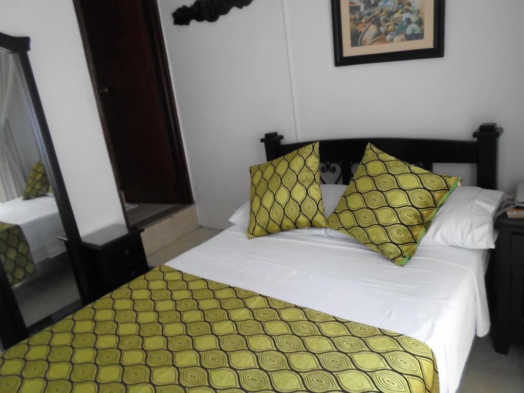 Hotel Colonial Pereira Exterior photo